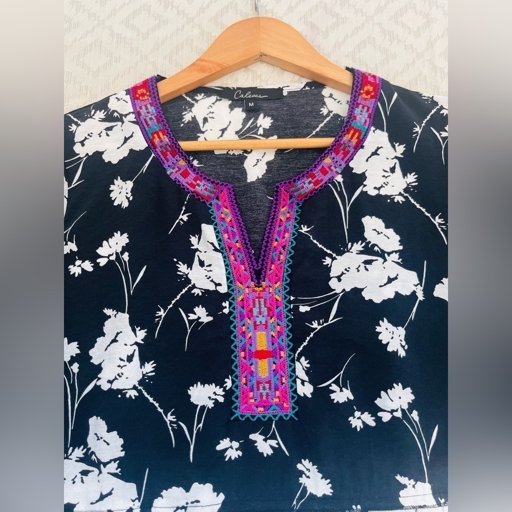 Calessa Mixed Print Rayon Floral Embroidered Top Size Medium - Picture 4 of 7